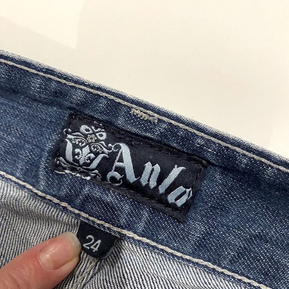 Anlo women’s flared jeans.
